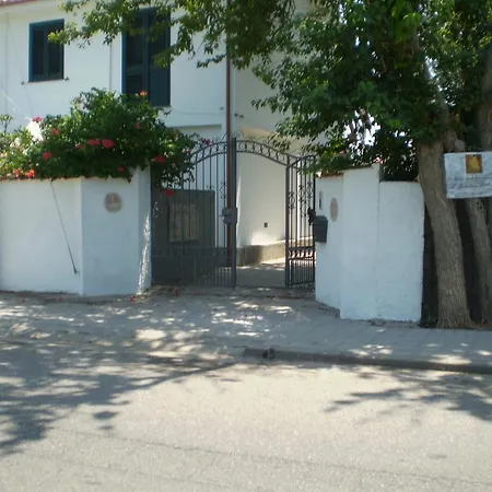 Il Giardino Di Emilio לינה וארוחת בוקר Marrùbiu